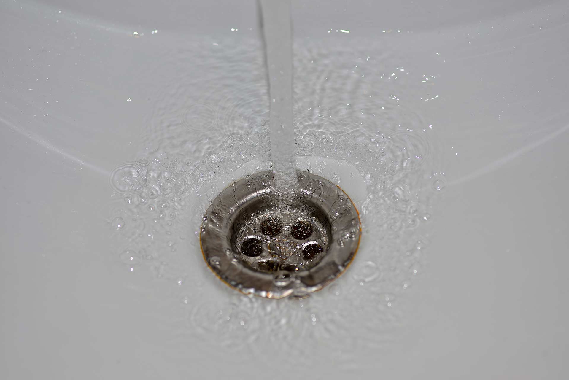 A2B Drains provides services to unblock blocked sinks and drains for properties in Ipswich.